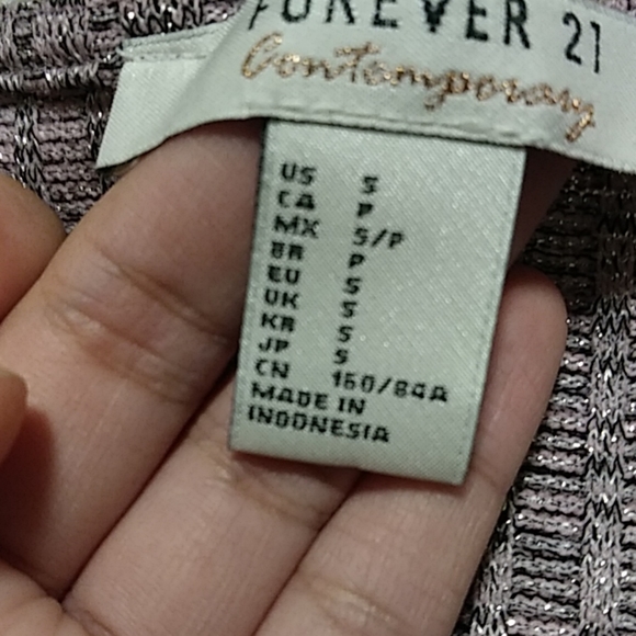 Cropped top - Picture 2 of 3